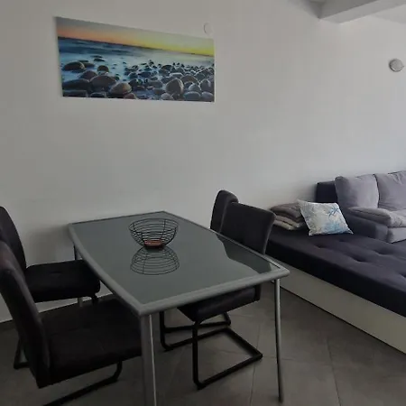 Blue Pearl Seafront Apartamento *