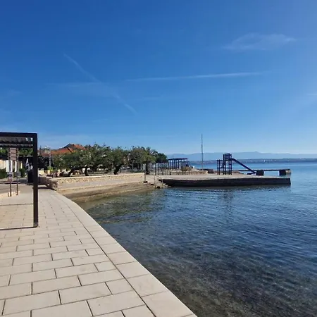 Blue Pearl Seafront Apartment
